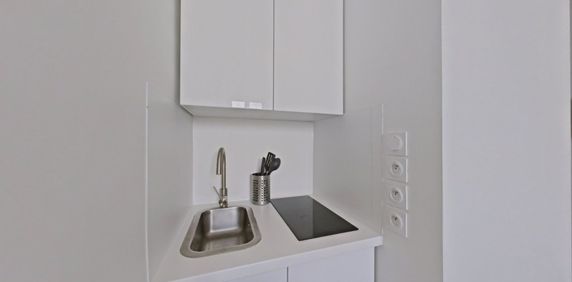 STUDIO A LOUER - PARIS 7EME ARRONDISSEMENT - 10.75 m - 577 € - Photo 2