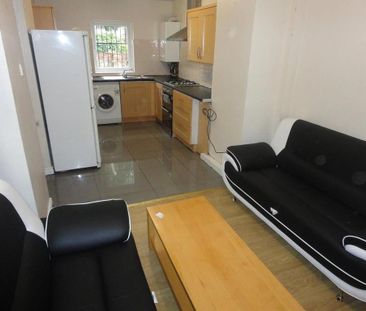 5 bedroom semi-detached house to rent - Photo 6