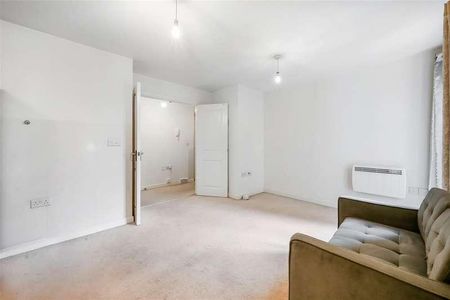 Schoolgate Drive, Morden, SM4 - Photo 3