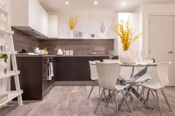 An exemplary apartment, meticulously designed and luxuriously appointed, forming part of the contemporary Victoria Point development. - Photo 1