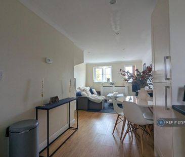 2 bedroom end of terrace house to rent - Photo 2