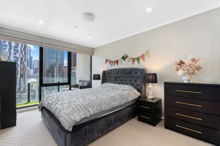Modern, Spacious Two Bedroom With City Views! - Photo 4