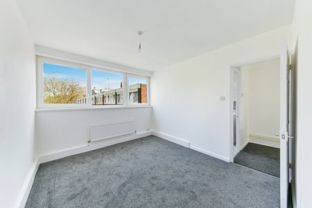 3 Bed Flat, Southwater Close, E14 - Photo 4