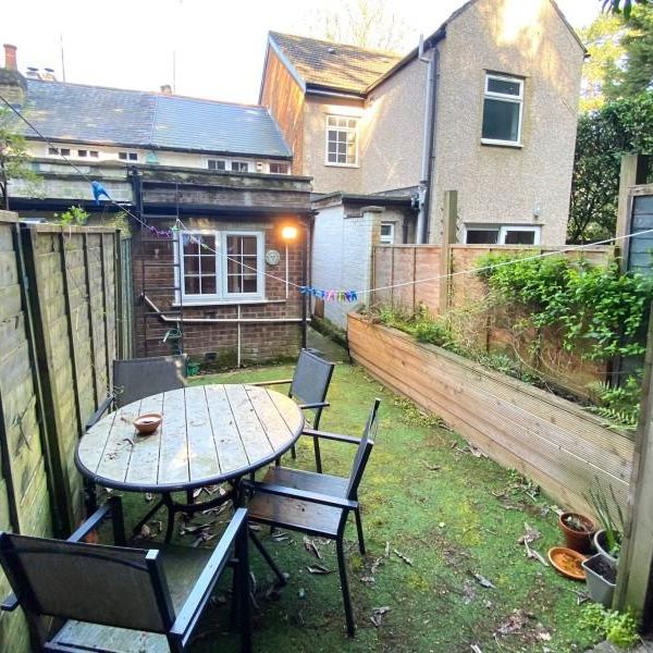 2 bedroom cottage to rent - Photo 1