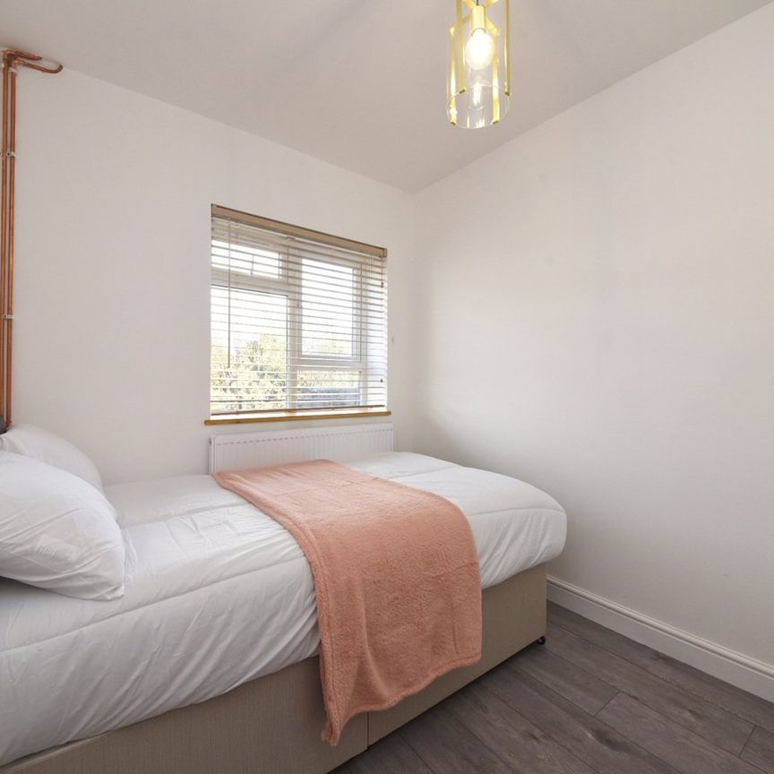 4 Bed Maisonette, Cricklewood Broadway, NW2 - Photo 1