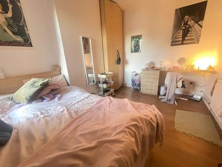 5 bedroom flat to rent - Photo 4