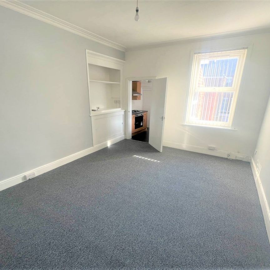 3 bed flat to rent in Ravensworth Terrace, South Shields, NE33 - Photo 1