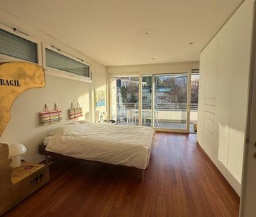 Generous and bright 3.5-room penthouse apartment with large terrace - Photo 3