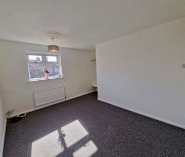 2 bedroom link detached house to rent - Photo 3