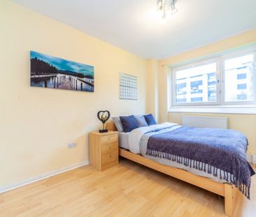 Room in a Shared Flat, Whitlock Drive, SW19 - Photo 5