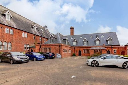 Convent Court, Hatch Lane, Windsor, SL4 - Photo 4