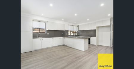 Freshly renovated 3 Bedroom home with study! - Photo 3