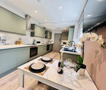 BEDROOM 1- MEDIUM DOUBLE ENSUITE - Photo 4