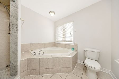 For Lease - 5554 Waterwind Crescent, Mississauga, Ontario - Photo 3