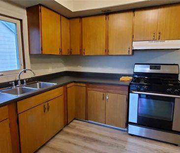 For Lease - 14 Elm Grove Avenue, Richmond Hill, Ontario - Photo 6