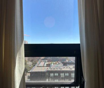 View Towers - 1147 Quadra St — 1 bedroom - Photo 3
