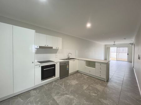 3 Bedroom Duplex in Ripley + yard maintenance included! - Photo 2