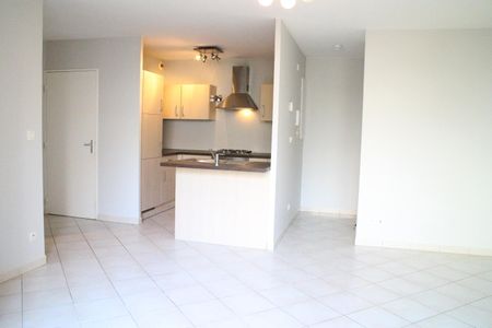 Location Appartement 2 pièces 45m² GRENOBLE 38100 - Photo 2