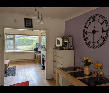 3 Bed Semi-Detached House, Highwood Avenue, LS17 - Photo 5