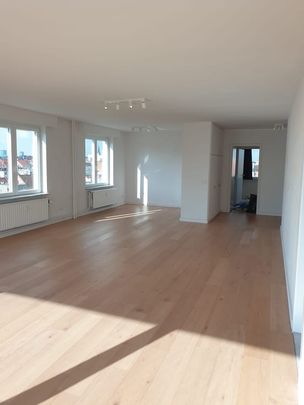 Appartement te huur - Photo 1