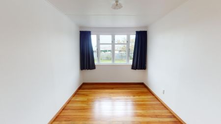 Roslyn - 3 Bedrooms - Photo 5
