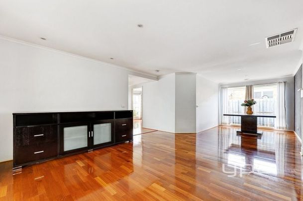 Stylish and Spacious Family Home in a Prime Location! - Photo 1