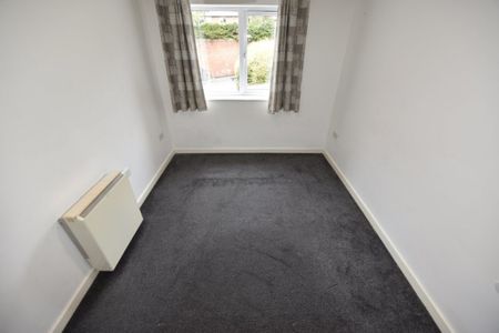 2 bedroom Flat in Flat 3, Leeds - Photo 5