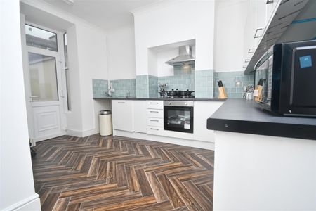 1 bed house share to rent in Lebanon Street, Burnley, BB10 - Photo 3