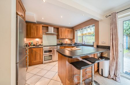 3 bedroom terraced house to rent - Photo 4