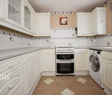 3 bedroom semi-detached house to rent - Photo 6