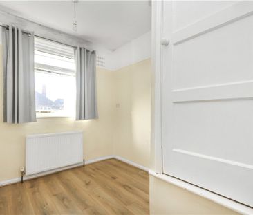 Brenley Close, Mitcham, CR4 1HL - Photo 2