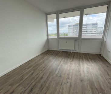 Mit Blick über Braunschweig - teilsanierte 3-Zimmer-Wohnung! - Foto 1