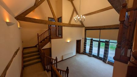 4 bedroom detached house to rent - Photo 2