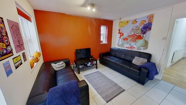 6 bedroom ground floor flat to rent - Photo 1