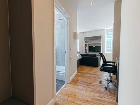 Studio to rent - Photo 2