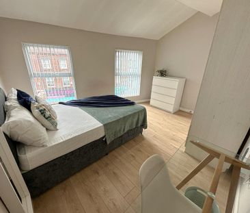 4 bedroom flat to rent - Photo 5