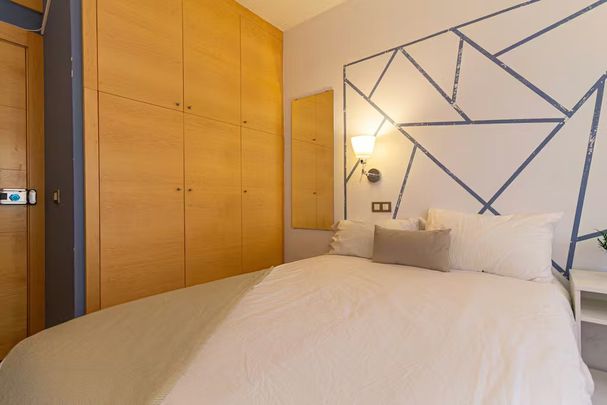 Carrer d'Amigó, Barcelona, Catalonia 08021 - Photo 1