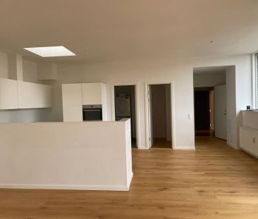 Lys og rummelig 3-værelses lejlighed på 1. sal - Photo 1