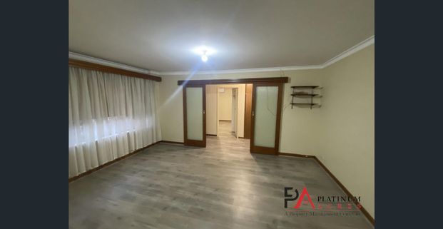 Ideally located and Spacious 3 Bedroom House in Tea Tree Gully! - Photo 1