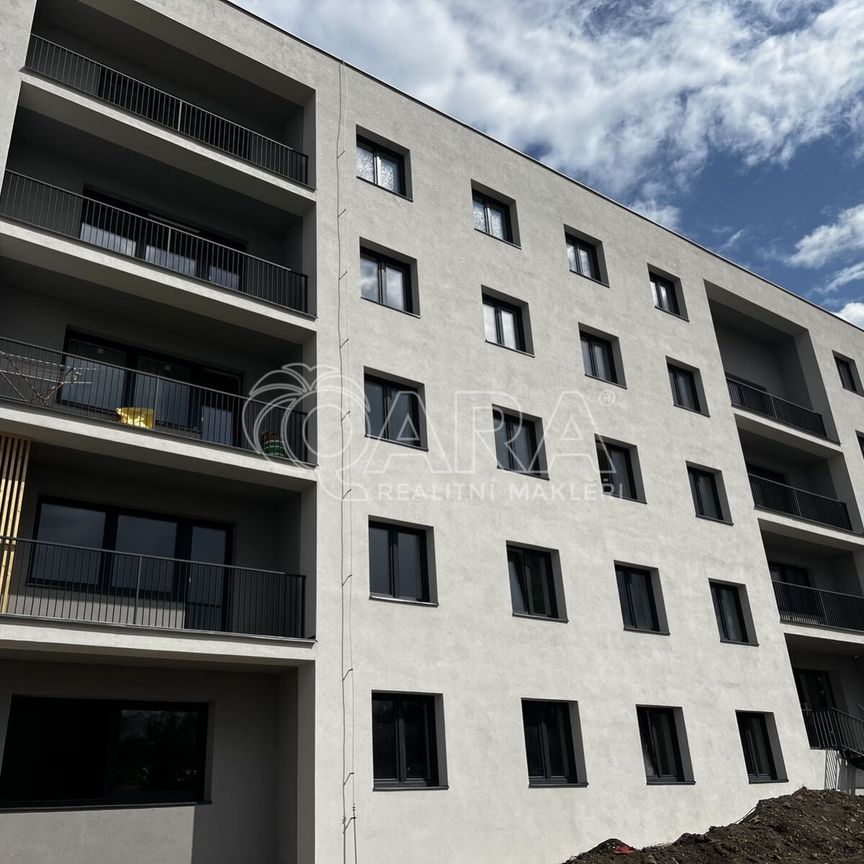 Pronájem bytu 1+kk a garsoniéry 38 m², Husova , Louny - Photo 1