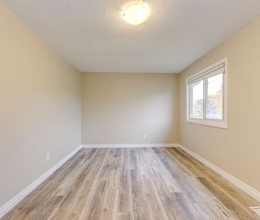 For Lease - 2369 Coldstream Drive, Burlington, Ontario - Photo 2