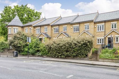 3 bedroom terraced house to rent - Photo 4