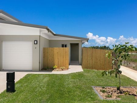SPACIOUS DUPLEX IN THE HEART OF SMITHFIELD VILLAGE - Photo 4