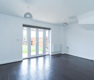 2 bedroom semi-detached house to rent - Photo 5