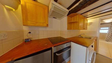 1 bedroom ground floor maisonette to rent - Photo 4