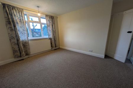 3 bedroom semi-detached house to rent - Photo 3