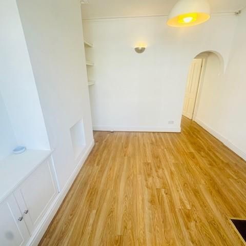 2 bedroom end of terrace house to rent - Photo 1