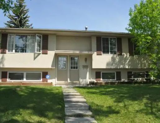 Spacious 1200 sq ft Upper Level Home | 4816 Memorial Drive NE, Calgary - Photo 1
