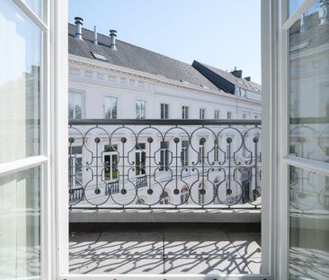 Lichtrijk 2-slaapkamer appartement aan het Sint-Annaplein - Photo 1