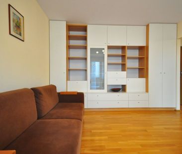 Warszawa, Praga-Południe, Warszawa, Praga-Południe, Aleja Stanów Zj... - Photo 4